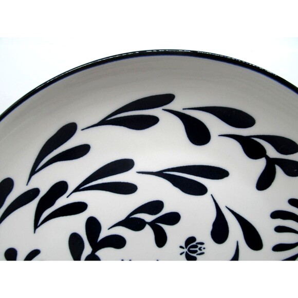 Orly Maison New York 10” Dinner Plates Navy & White Set of 2 - Picture 2 of 16